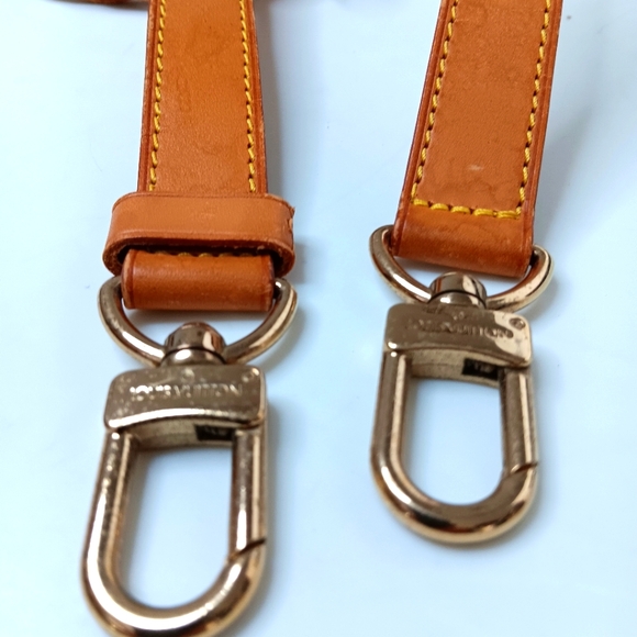 LOUIS VUITTON LUGGAGE BUNDLE ACCESSORIES STRAP &  TAG WITH POIGNET 🧳 - Picture 9 of 14